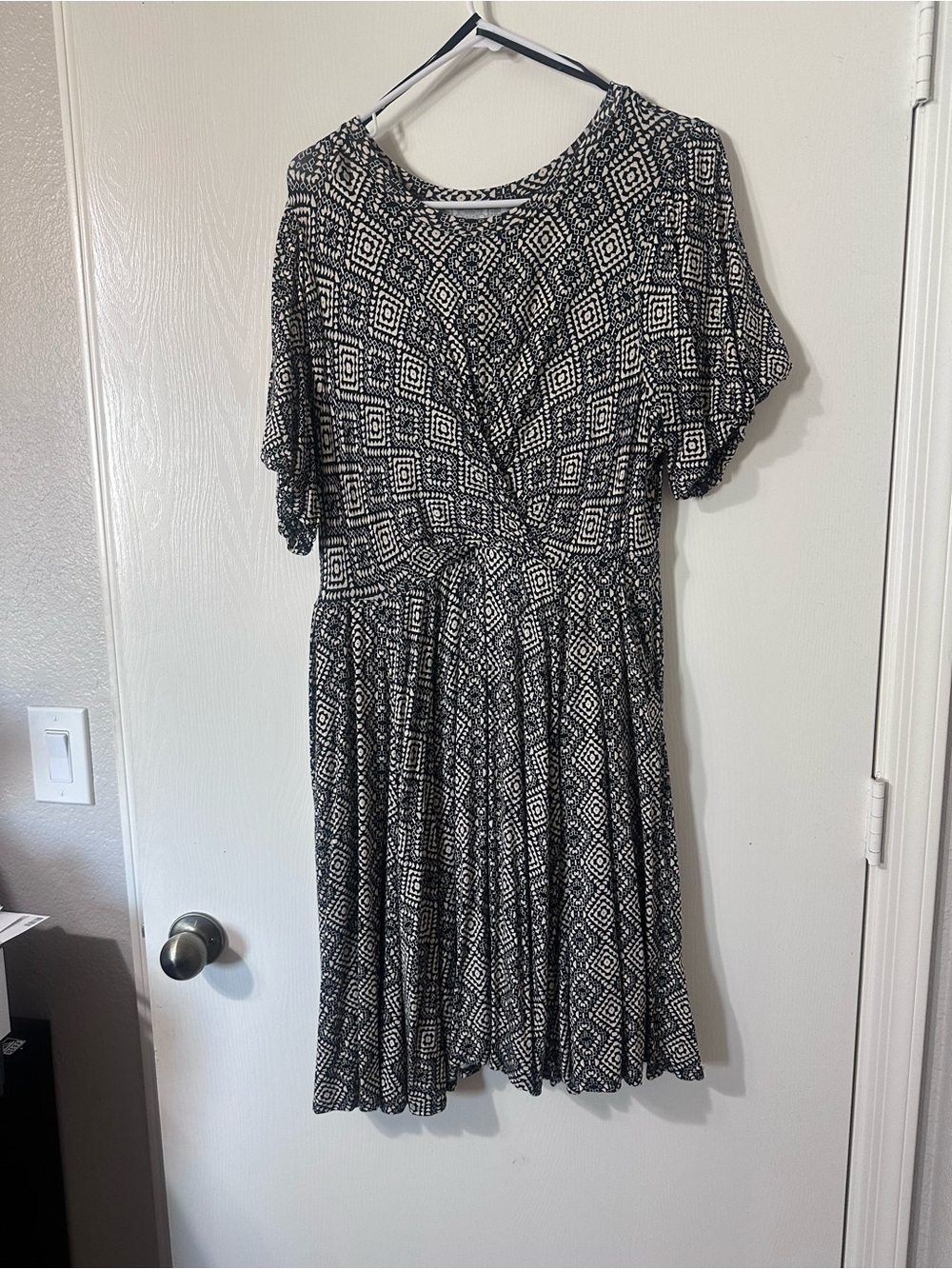 torrid Black & White Geometric Midi Dress